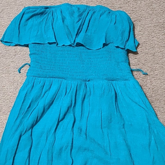 Dress - Picture 3 of 3